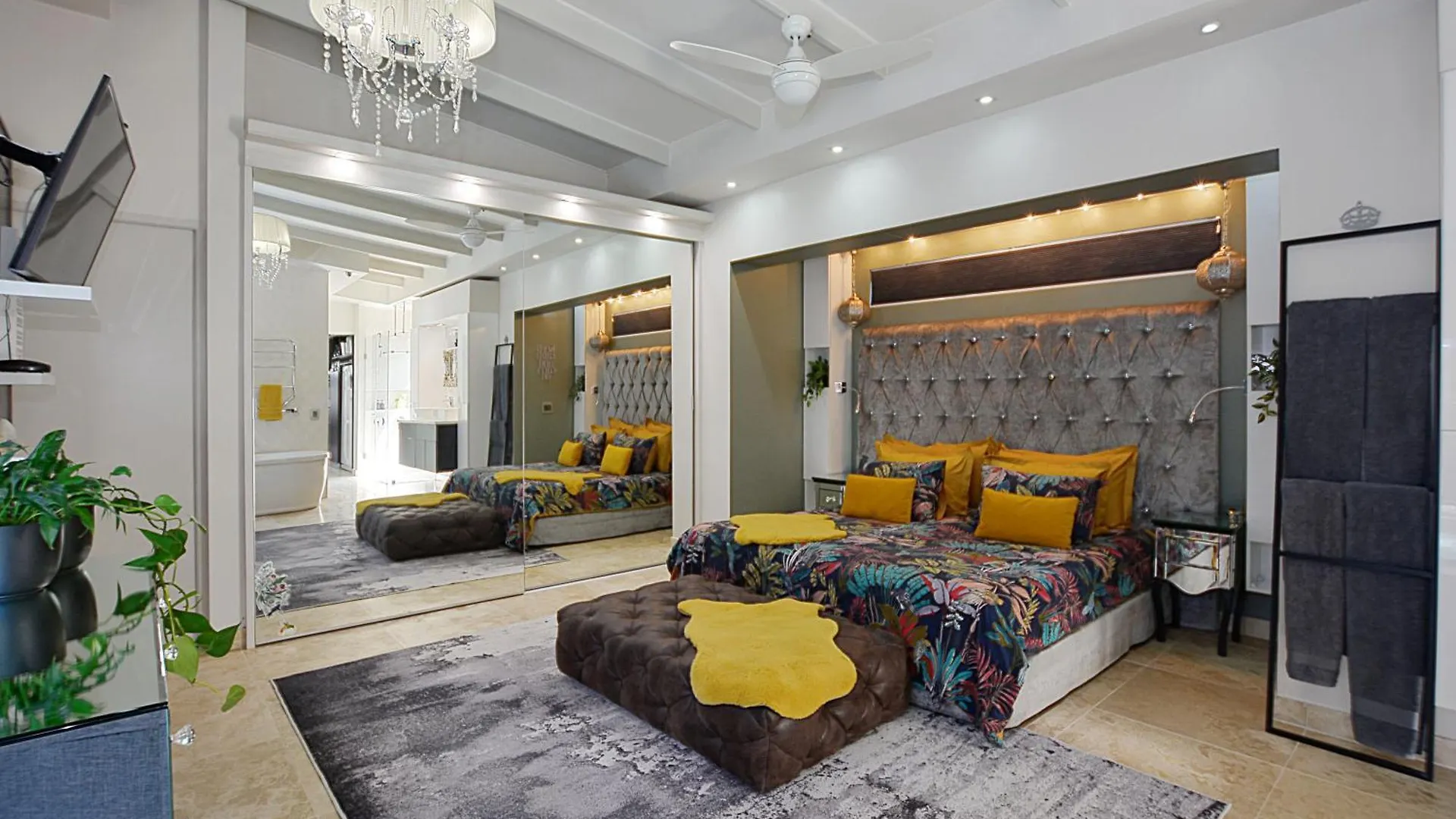 Crown Comfort - Affordable Luxury - Private Heated Pool & Hot Tub Under Roof Le Cap 0*,  Afrique du Sud