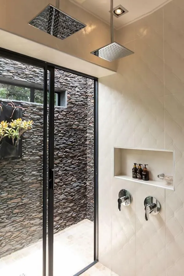 Crown Comfort - Affordable Luxury - Private Heated Pool & Hot Tub Under Roof Le Cap