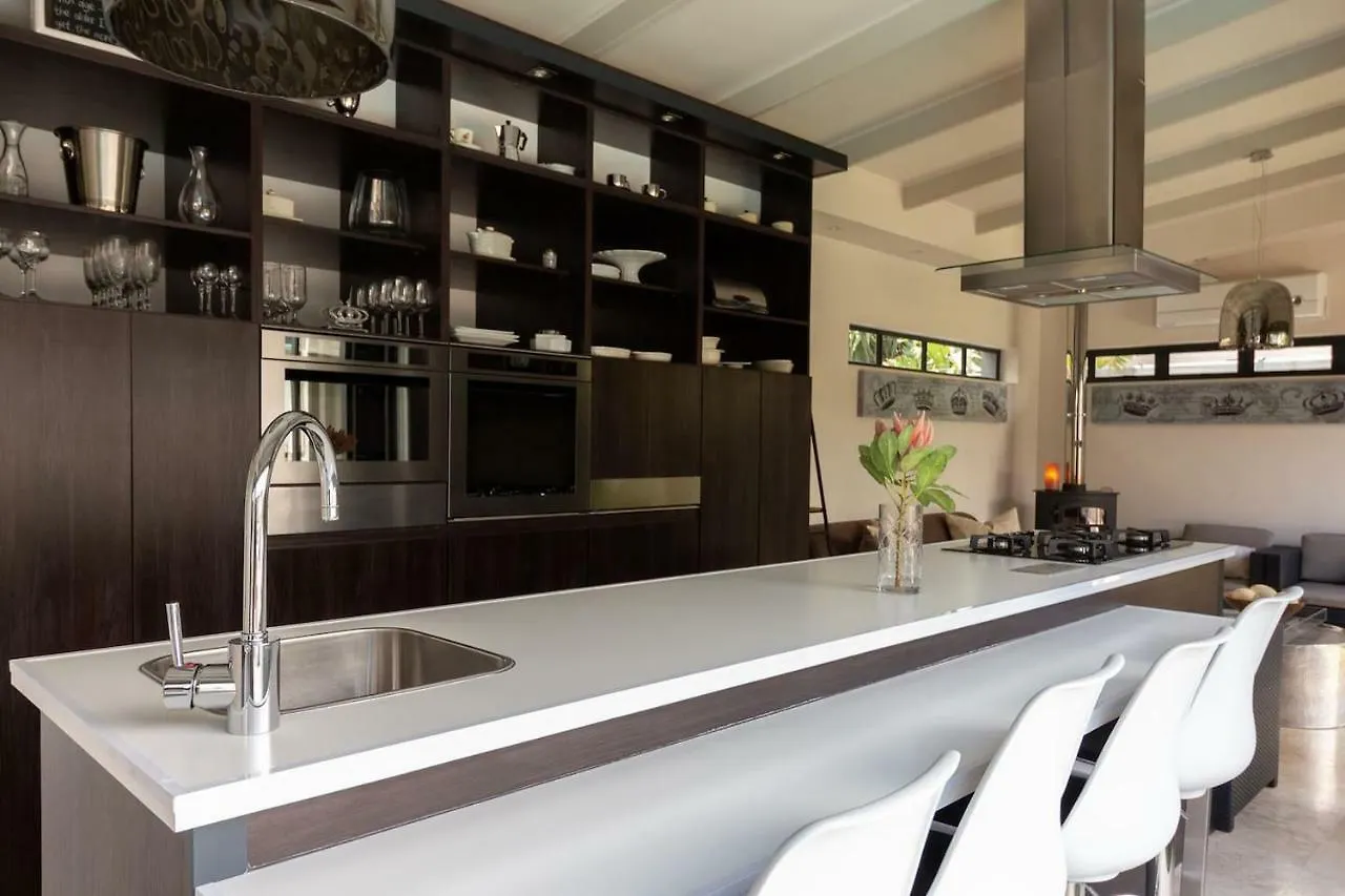 Crown Comfort - Affordable Luxury - Private Heated Pool & Hot Tub Under Roof Le Cap Appartement