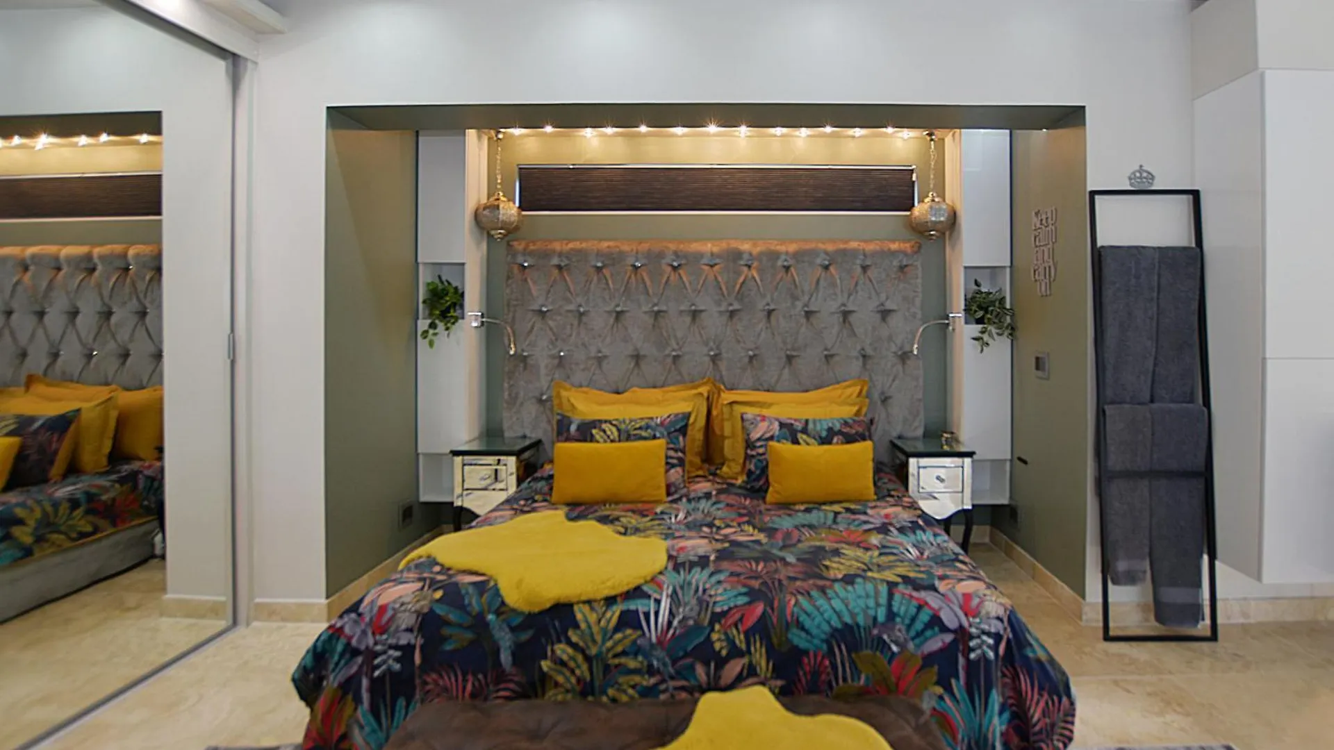 Crown Comfort - Affordable Luxury - Private Heated Pool & Hot Tub Under Roof Cape Town South Africa