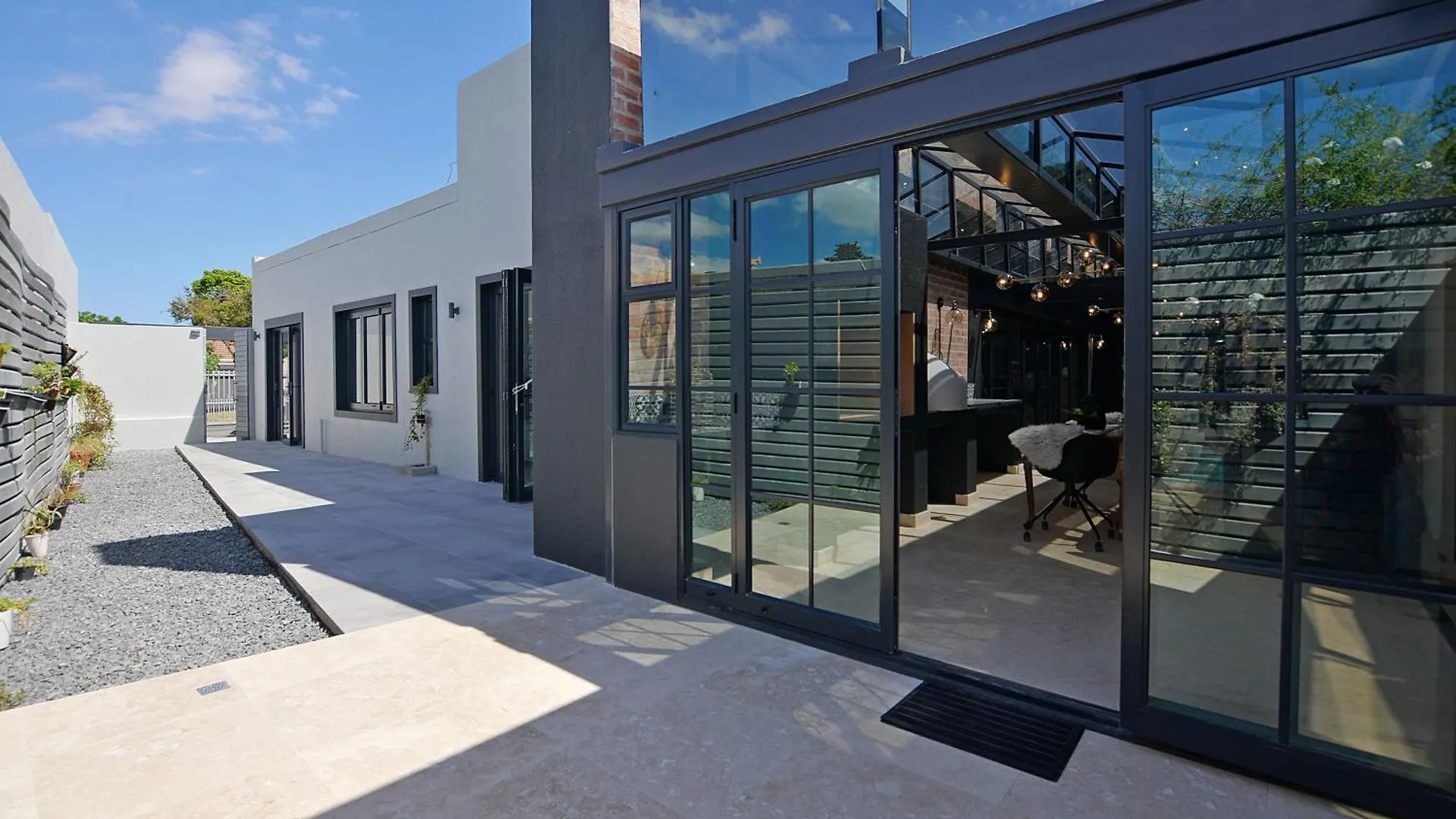 Crown Comfort - Affordable Luxury - Private Heated Pool & Hot Tub Under Roof Cape Town South Africa