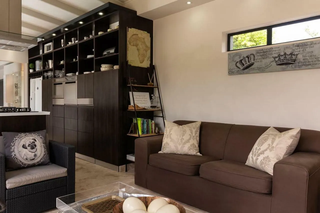 Crown Comfort - Affordable Luxury - Private Heated Pool & Hot Tub Under Roof Cape Town South Africa
