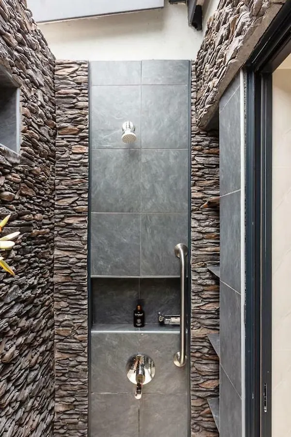 Apartment Crown Comfort - Affordable Luxury - Private Heated Pool & Hot Tub Under Roof Cape Town South Africa