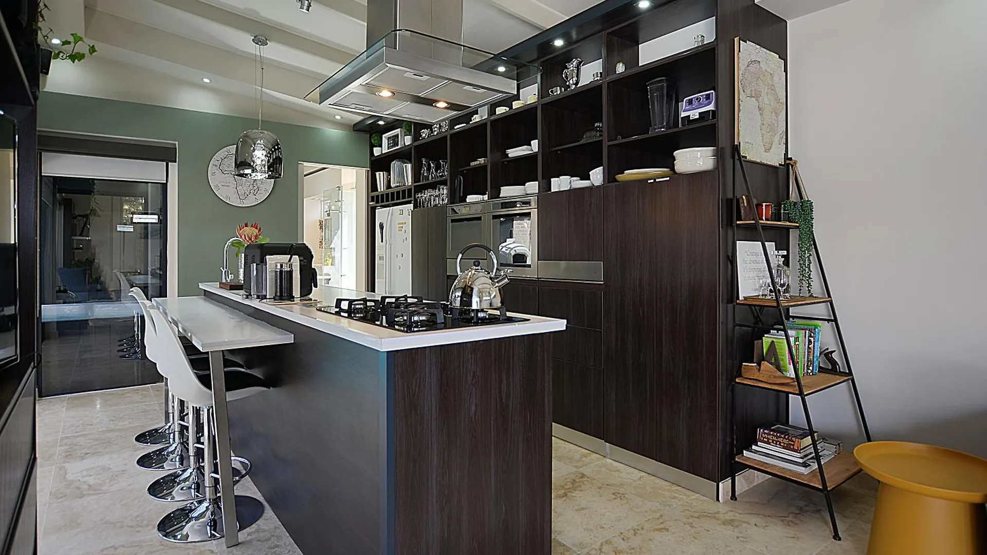 Crown Comfort - Affordable Luxury - Private Heated Pool & Hot Tub Under Roof Cape Town South Africa